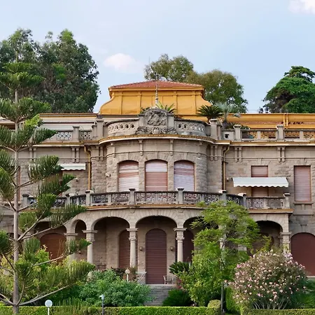 Discover The Wonders Of Devachan Castle Apartmán *